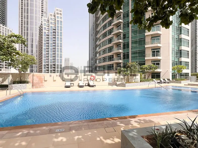Large Layout | Middle Floor | City Views