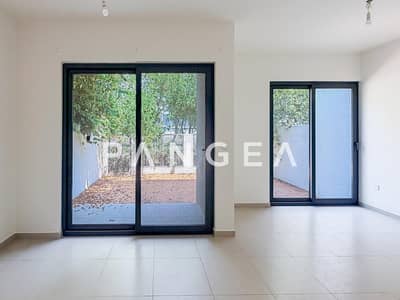 3 Bedroom Townhouse for Rent in Tilal Al Ghaf, Dubai - Internal Unit | Close to Exit | Kitchen Equipped