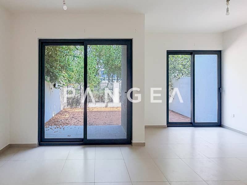 Internal Unit | Close to Exit | Kitchen Equipped Internal Unit | Close to Exit | Kitchen Equipped