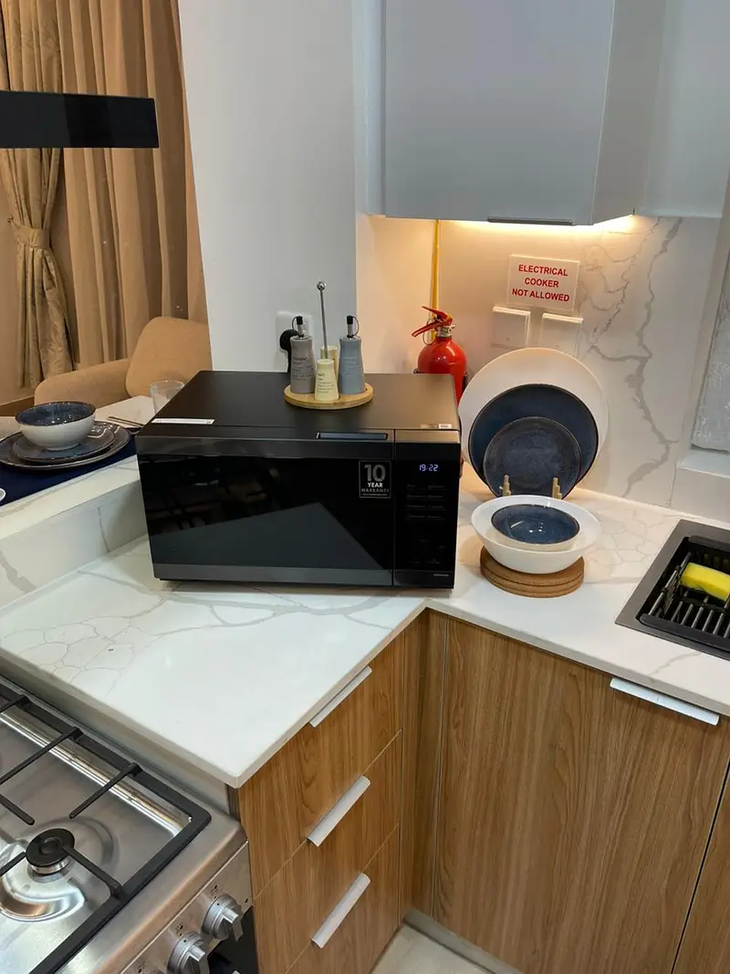 Fully Furnished | High Floor | Contemporary 1BR