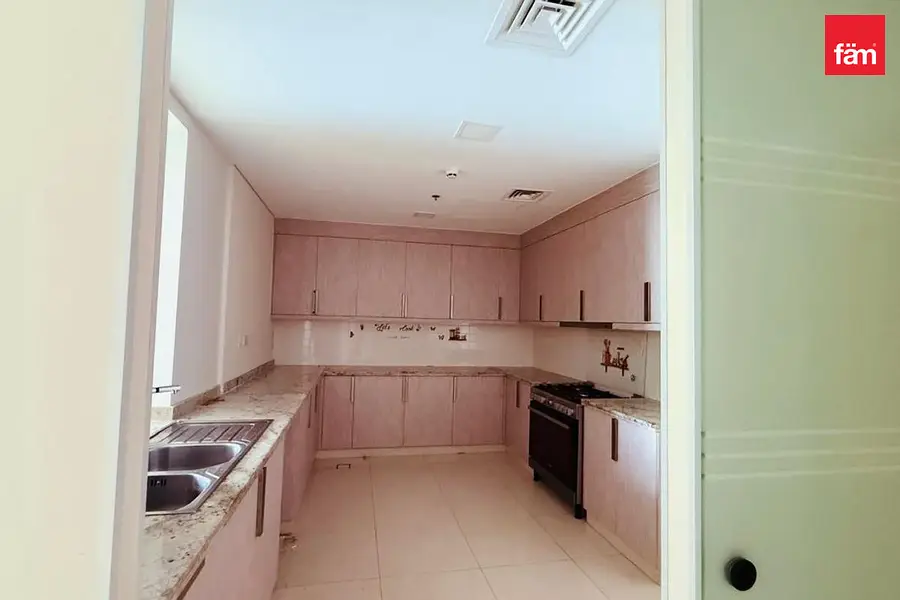 Maids | 2 Parkings | Villa View | Vacant