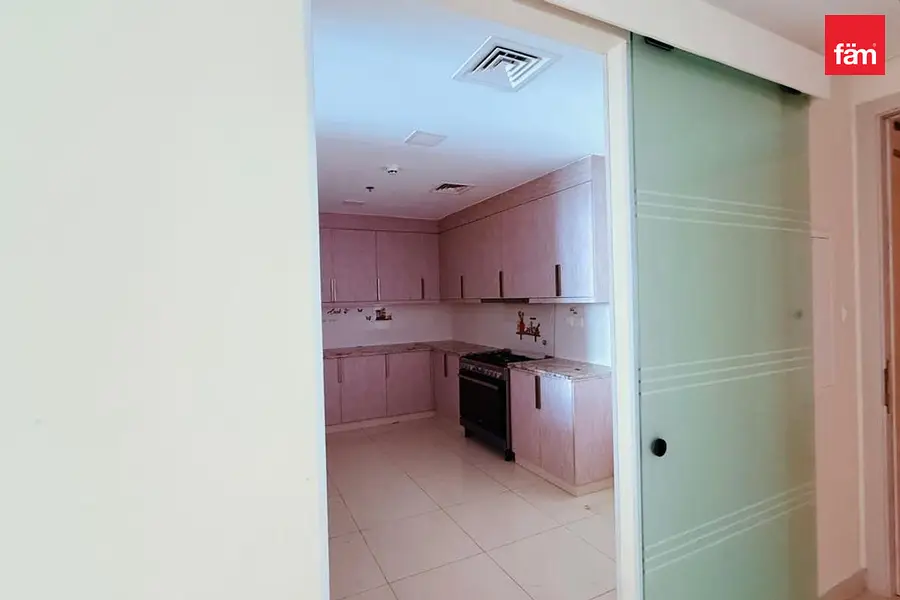Maids | 2 Parkings | Villa View | Vacant