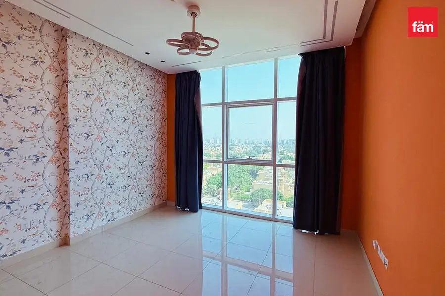 Maids | 2 Parkings | Villa View | Vacant
