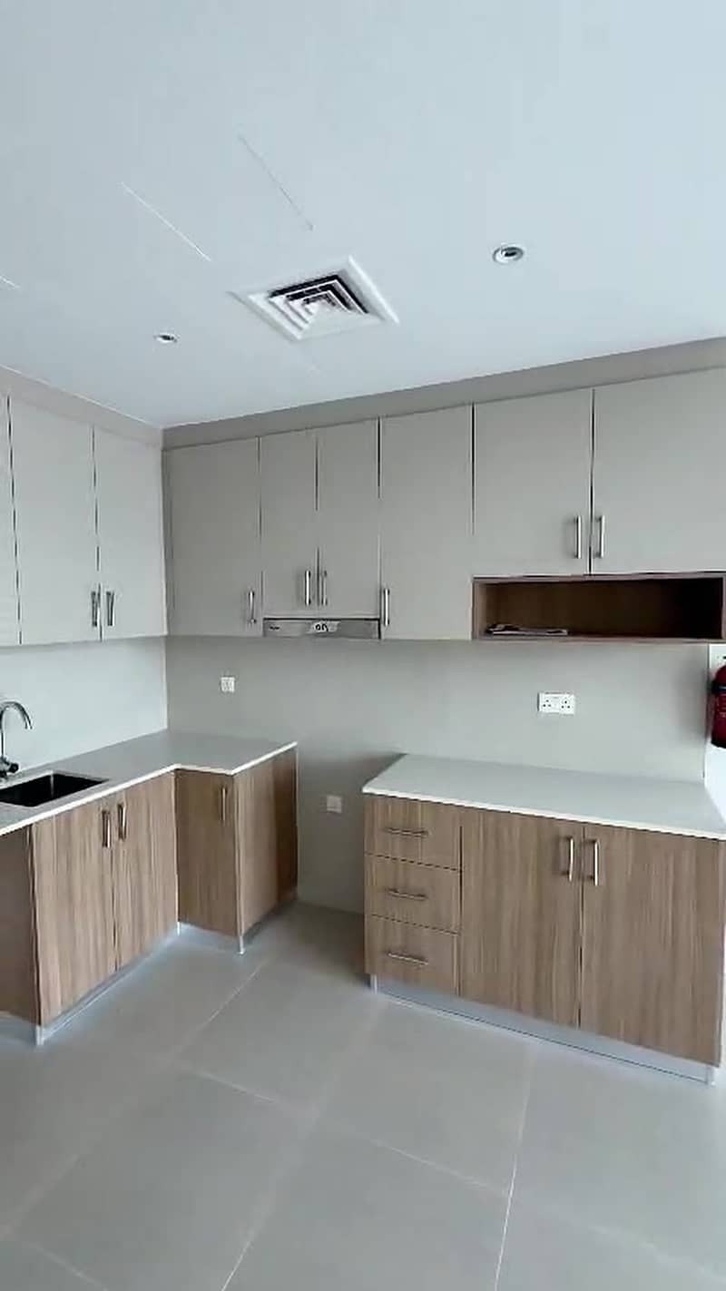 2 02_frame18. jpg