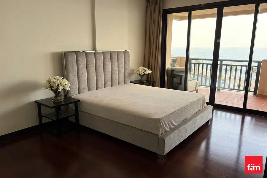 Huge Layout / Seaview / Vacant / Renovated
