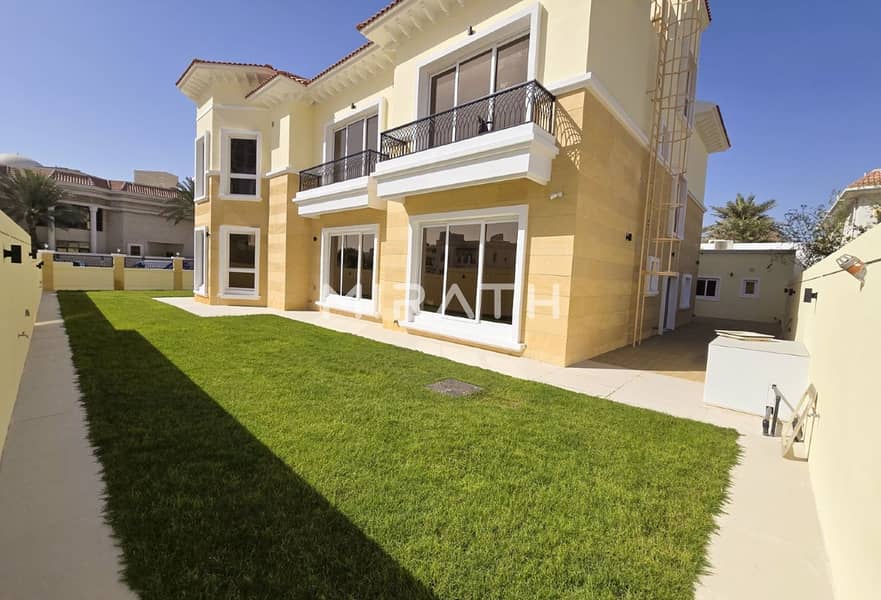 Well-maintaned Villa |Classic Design |Lush Garden Well-maintaned Villa |Classic Design |Lush Garden