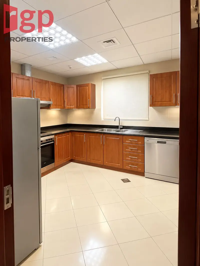 FULL LAKE VIEW | FURNISHED 2BR + MAID | JLT