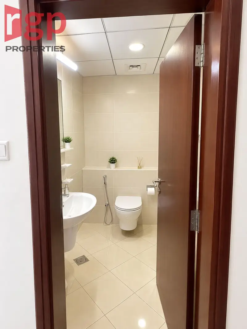FULL LAKE VIEW | FURNISHED 2BR + MAID | JLT