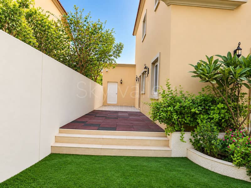 11 Mediterranean Courtyard Garden Passage(1). png