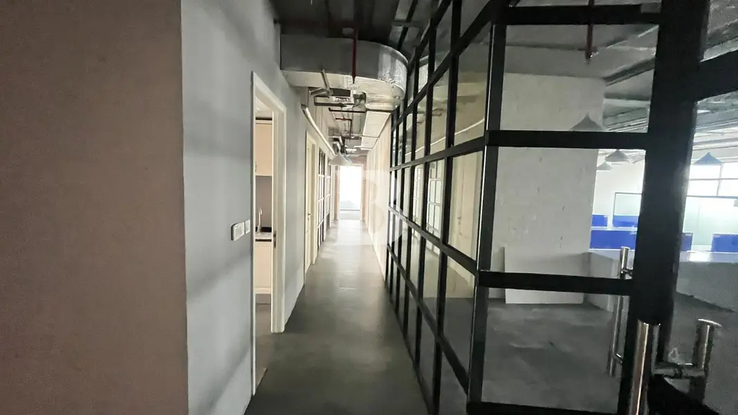 Spacious Commercial Office for Rent