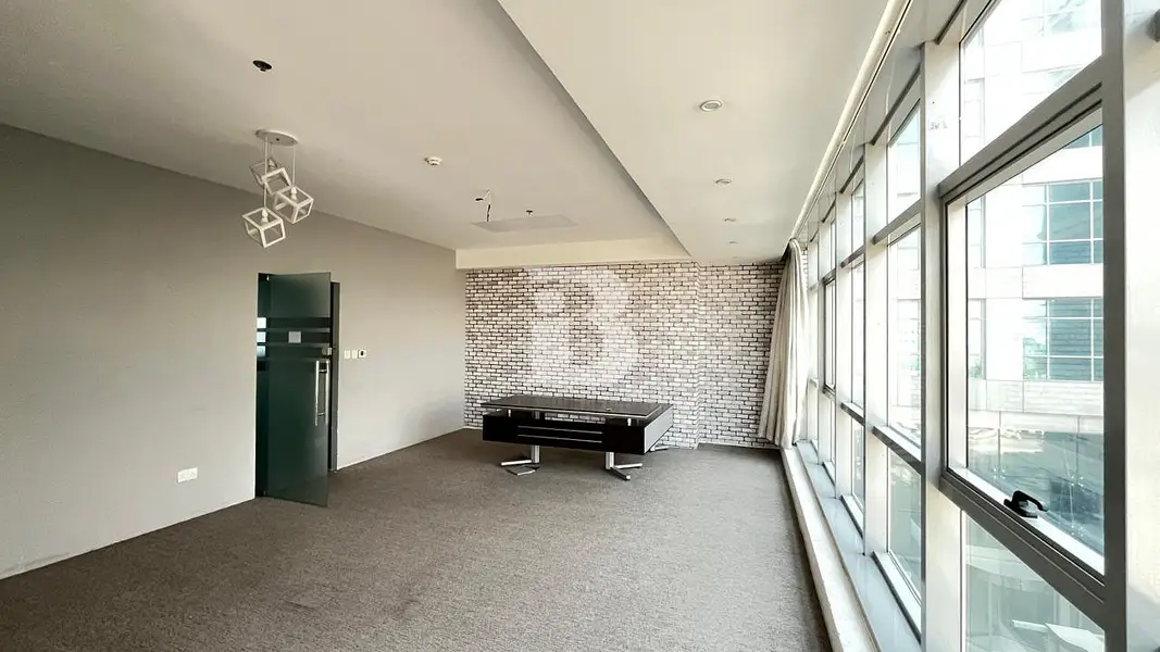 Spacious Commercial Office for Rent