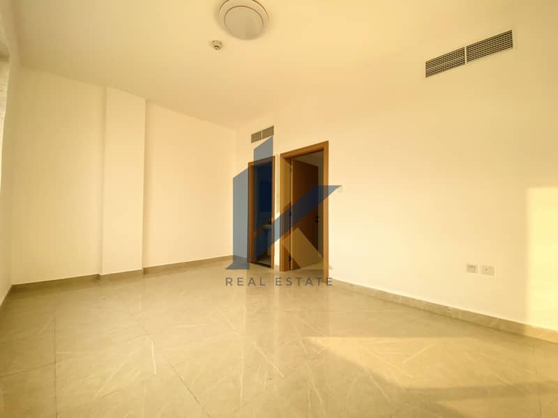 4 1000600689. heic