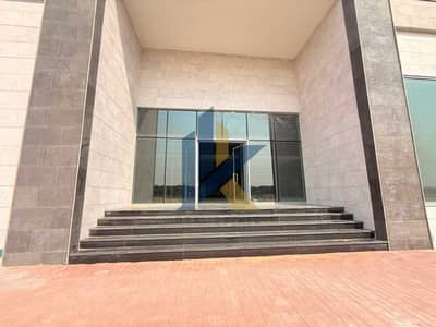 Showroom in affitto a Al Sajaa Industrial, Sharjah - a12eee25-ed39-4211-b572-9f4e75a9bb6d. jpg Showroom in affitto a Al Sajaa Industrial, Sharjah - a12eee25-ed39-4211-b572-9f4e75a9bb6d. jpg