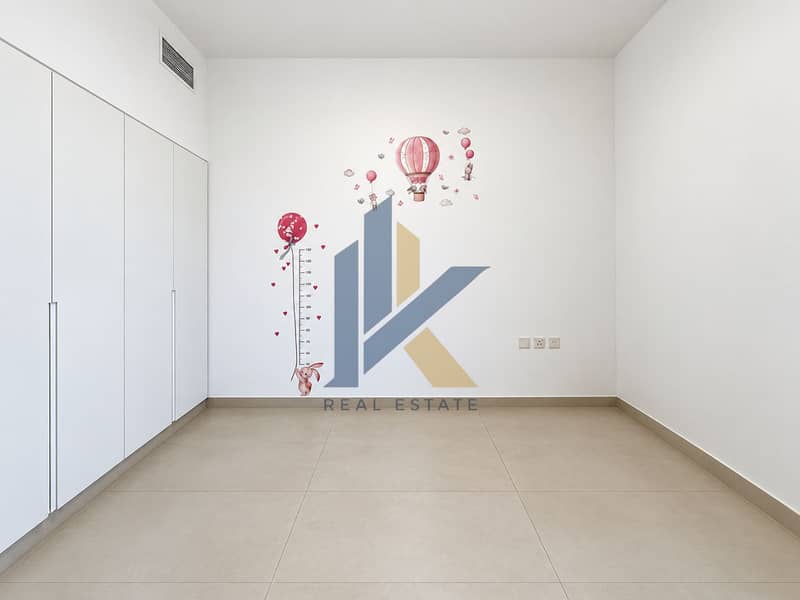 12 9357A119-F175-410E-AC7B-A74F6AD0FEB5. png