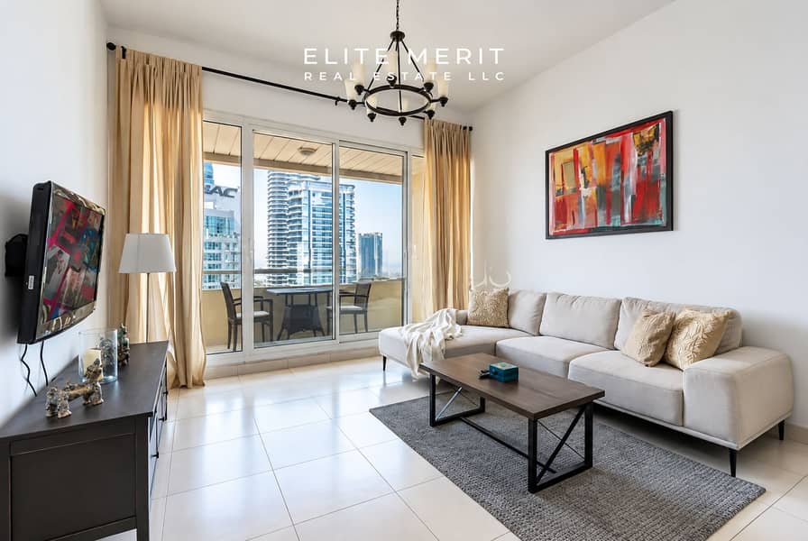 2 Crisp Modern Living Room Skyline. png
