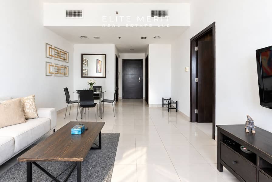 4 Bright Modern Living Room Interior. png