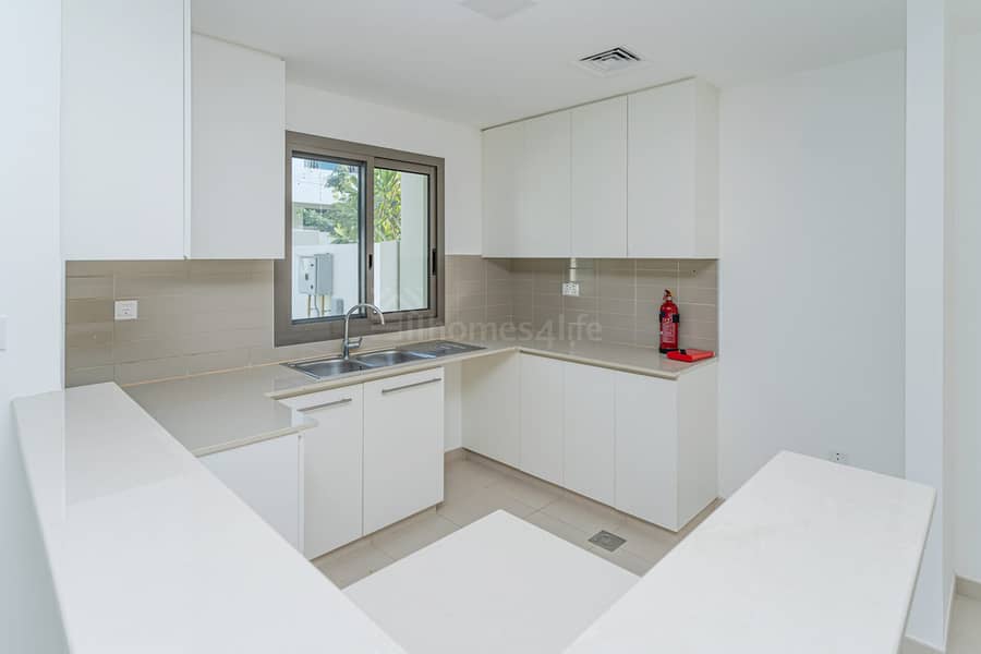 位于城市广场,努尔联排别墅 3 卧室的联排别墅 150000 AED - 16911199 位于城市广场,努尔联排别墅 3 卧室的联排别墅 150000 AED - 16911199