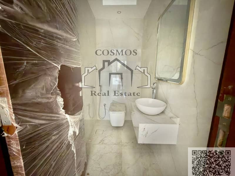 15 photo_5960590239875141788_y-1280x960-edited. png