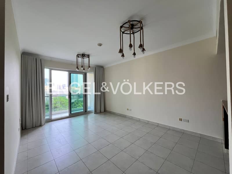 Lake View l Vacant l Unfurnished Lake View l Vacant l Unfurnished