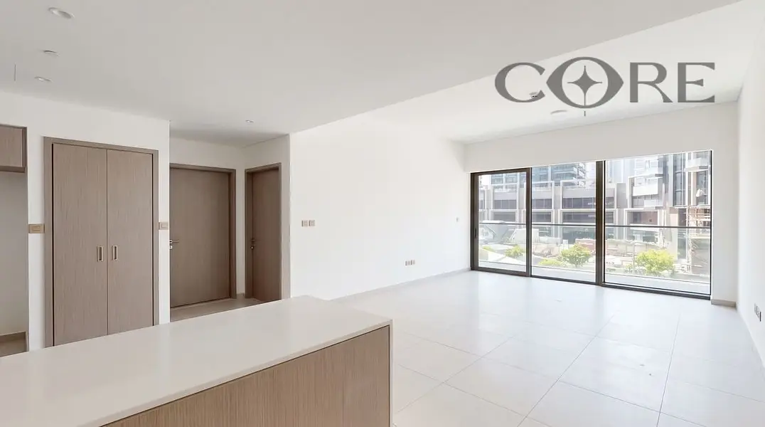 UNFURNISHED | BOULEVARD VIEW | VACANT