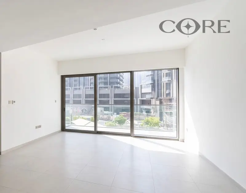 UNFURNISHED | BOULEVARD VIEW | VACANT