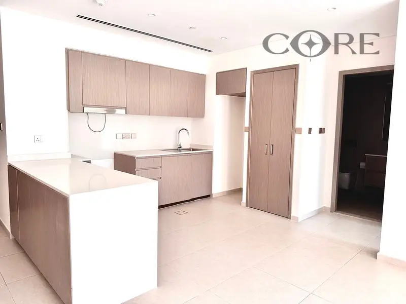 UNFURNISHED | BOULEVARD VIEW | VACANT