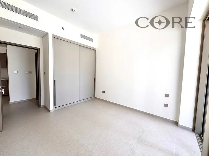 UNFURNISHED | BOULEVARD VIEW | VACANT