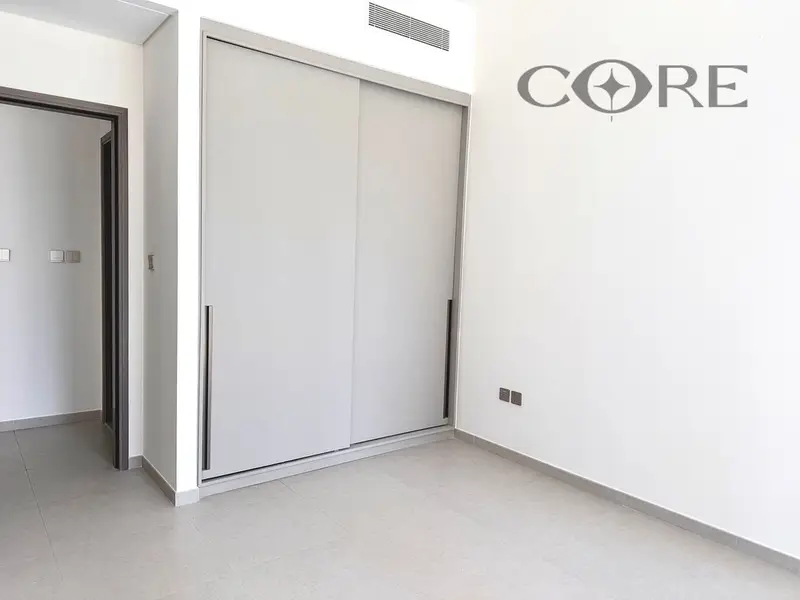 UNFURNISHED | BOULEVARD VIEW | VACANT
