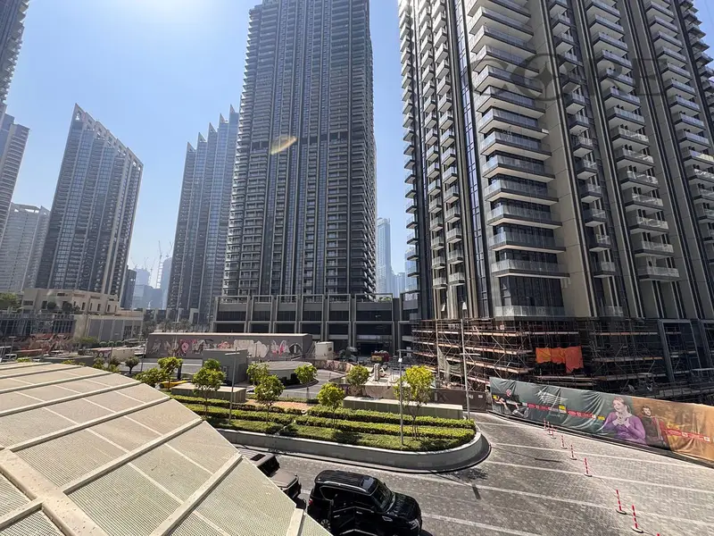 UNFURNISHED | BOULEVARD VIEW | VACANT