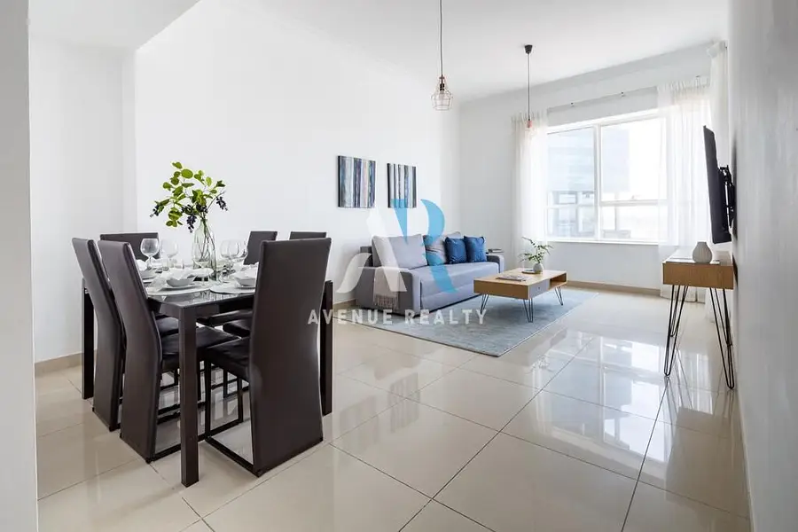 Vacant | Lake And Skyline View | 1 Bedroom