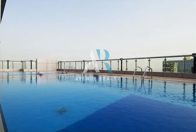 Vacant | Lake And Skyline View | 1 Bedroom