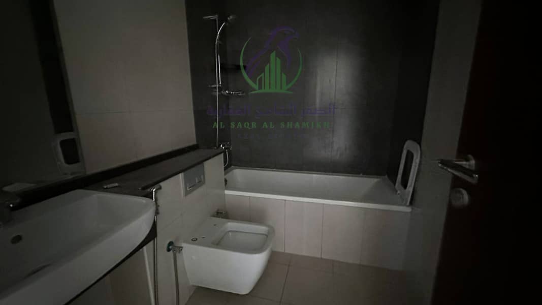 10 apartment-for-rent-2-bedroom-altaawn-alsharqh-bathroom-04. jpg
