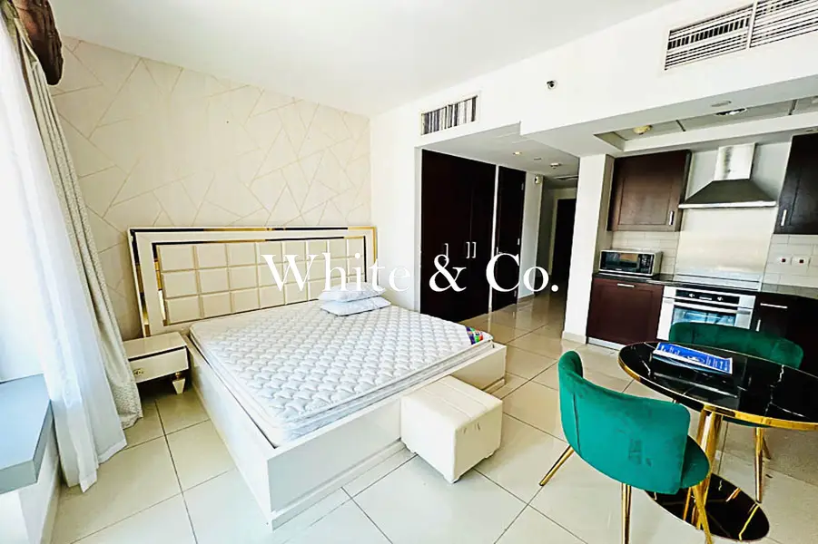 FURNISHED | MID FLOOR | BOULEVARD VIEWS