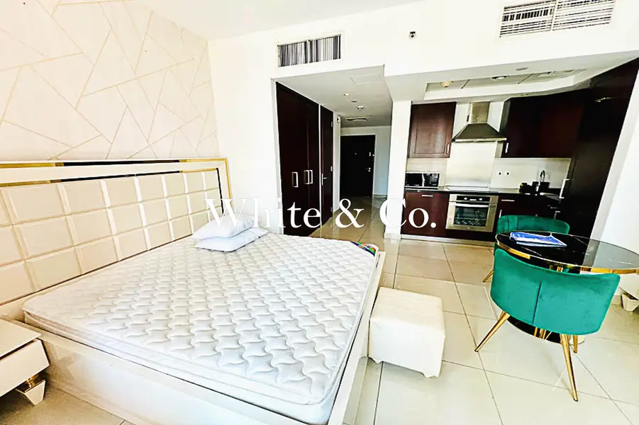 FURNISHED | MID FLOOR | BOULEVARD VIEWS