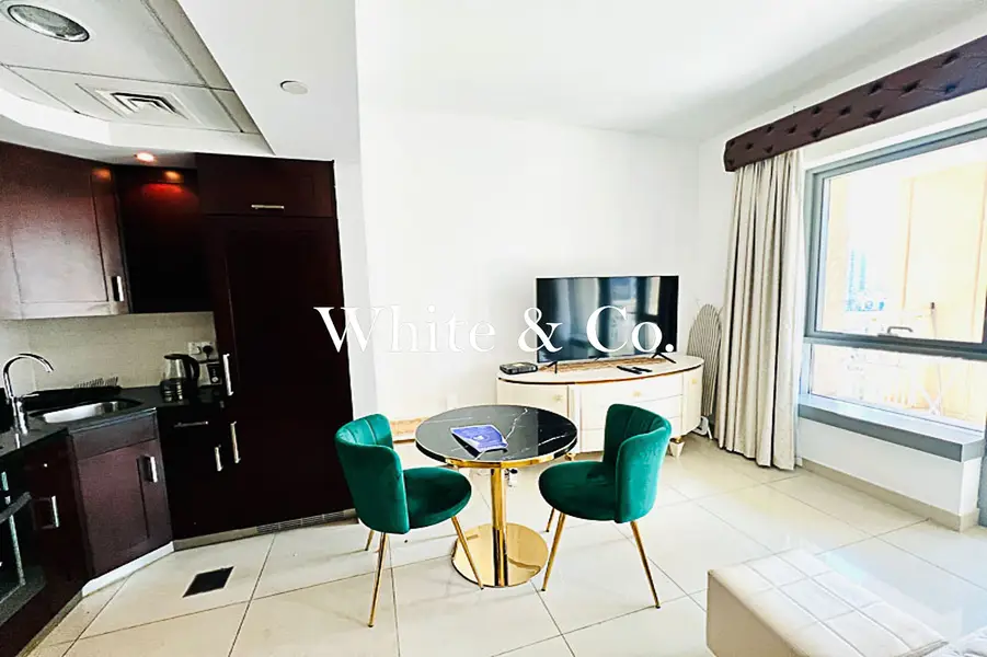 FURNISHED | MID FLOOR | BOULEVARD VIEWS