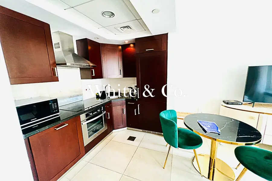 FURNISHED | MID FLOOR | BOULEVARD VIEWS