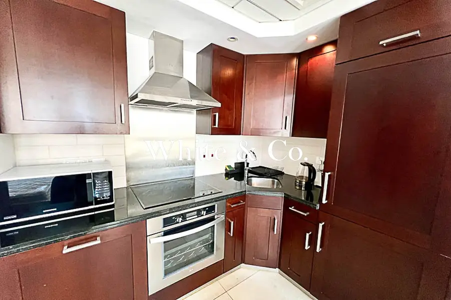 FURNISHED | MID FLOOR | BOULEVARD VIEWS