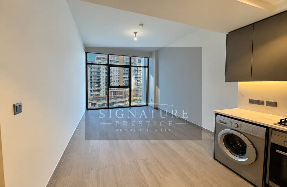 7 Bright Minimalist Apartment with City Views. png