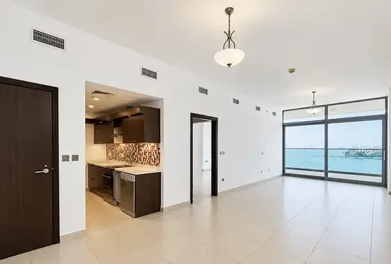 AVAILABLE! Vacant! Sea View! Perfect Layout