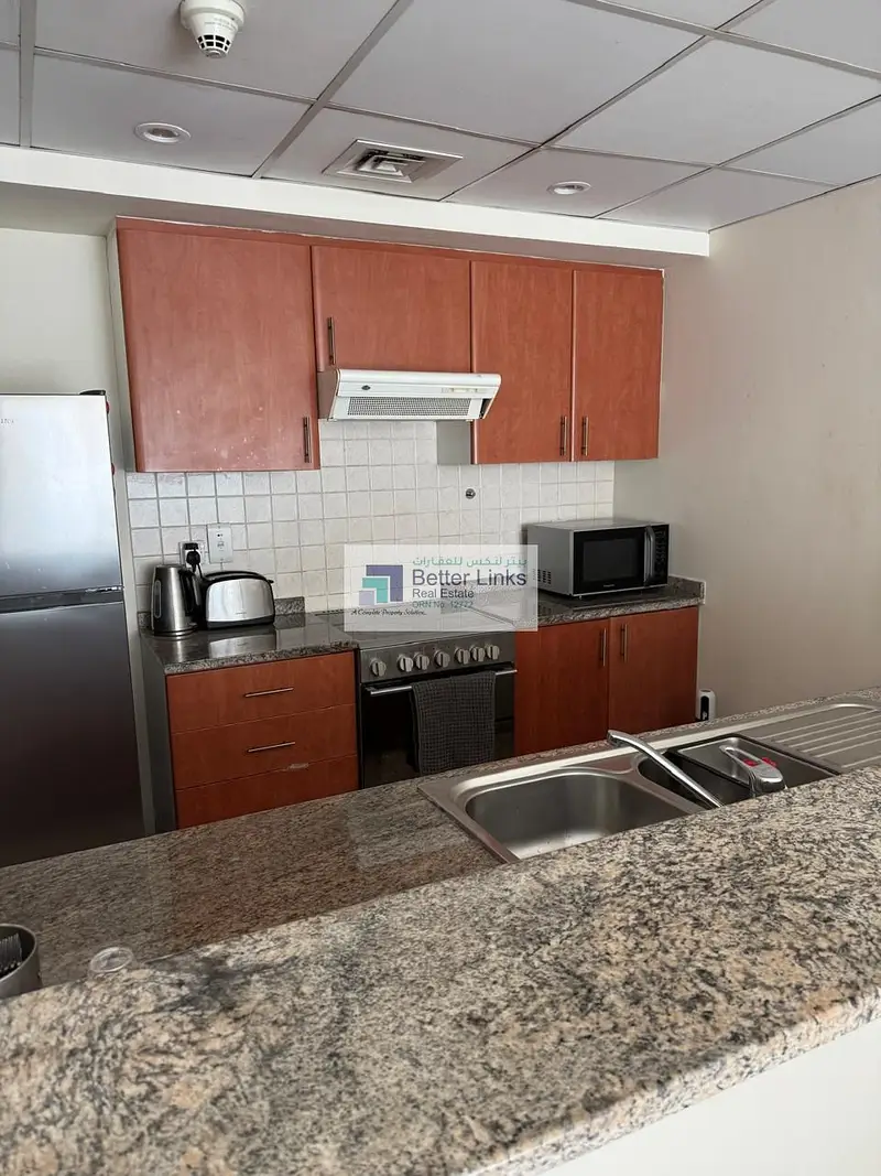 Spacious 1BR | Gym & Pool | Community View |