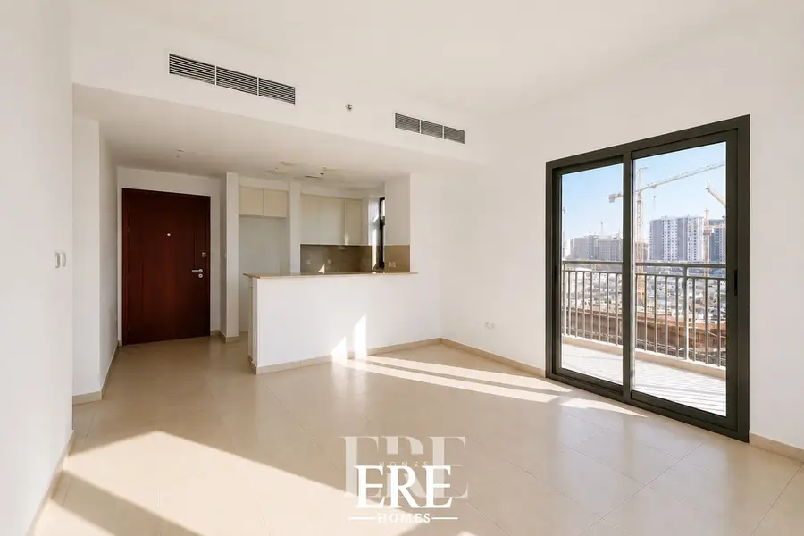 Spacious | High Floor | Dual Balcony | W/ maids