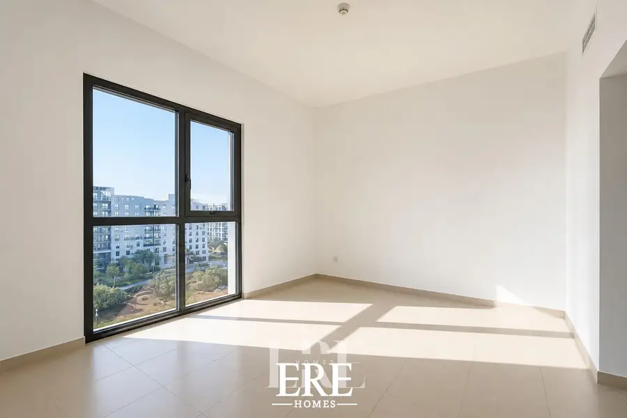 Spacious | High Floor | Dual Balcony | W/ maids