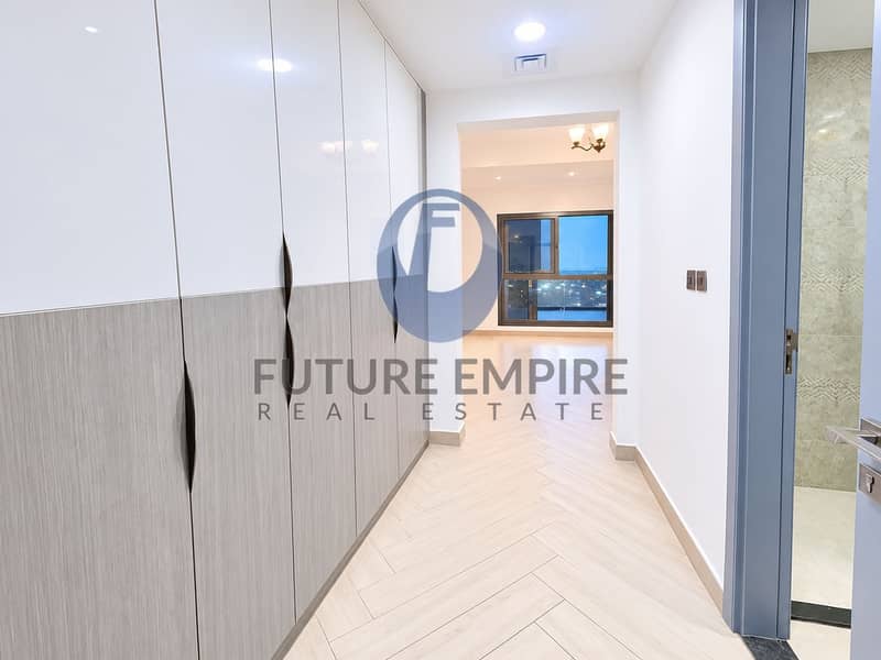 3 Bright Airy Hallway with Wardrobes-2. png