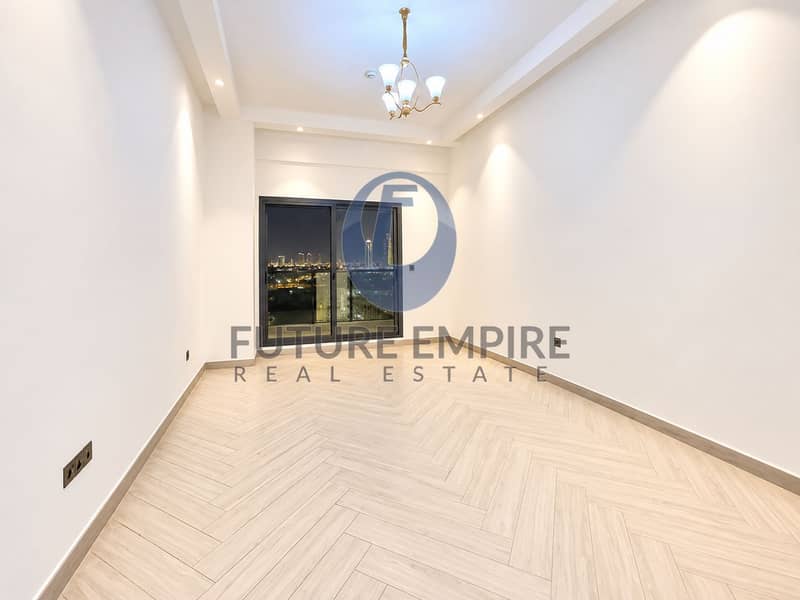 10 Modern Empty Room with City View. png