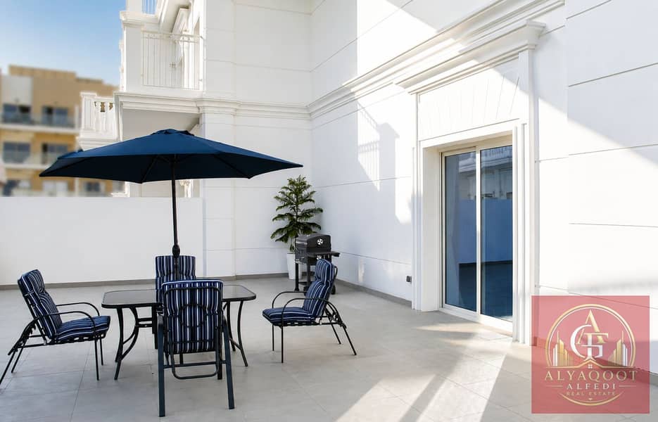 11 Expansive Sun Deck. png