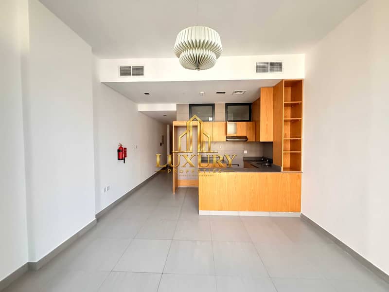 3 Affordable Partition Studio in Al Mamsha