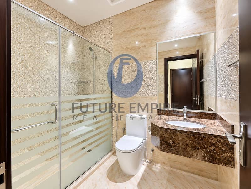 13 Elegant Beige Marble Bathroom. png