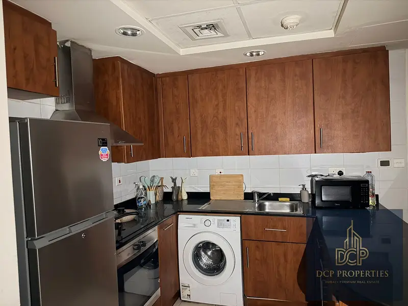 FURNISHED | BALCONY | NEAR METRO