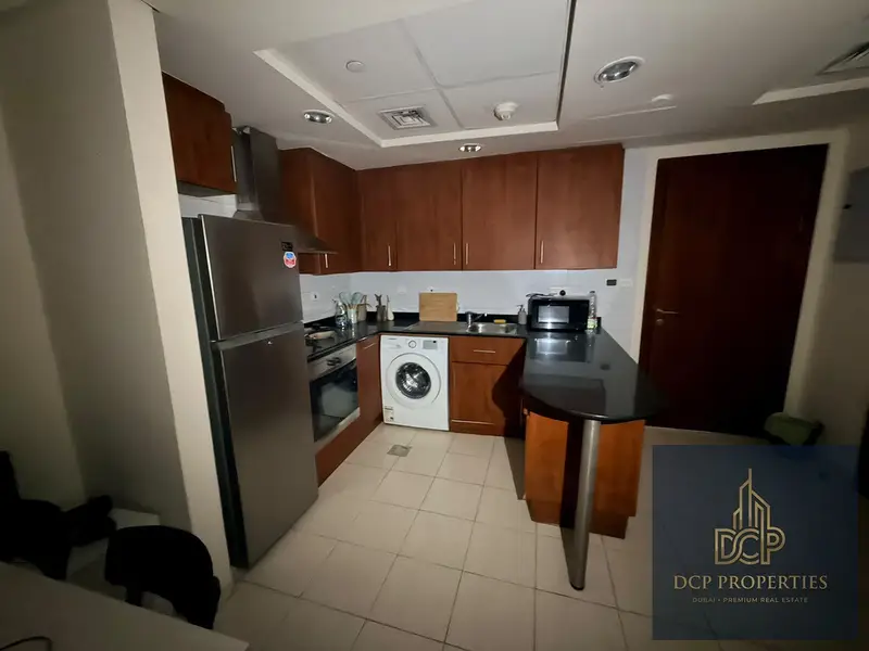 FURNISHED | BALCONY | NEAR METRO