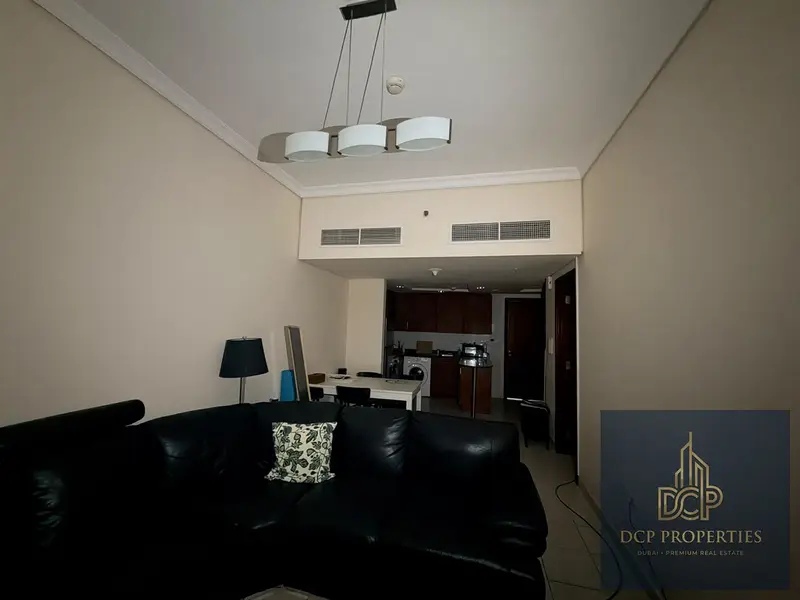 FURNISHED | BALCONY | NEAR METRO